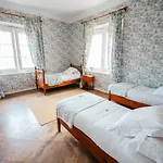 La Portilla Hotel *