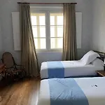 La Portilla Hotel *