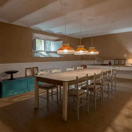 La Portilla فندق كوميلاس